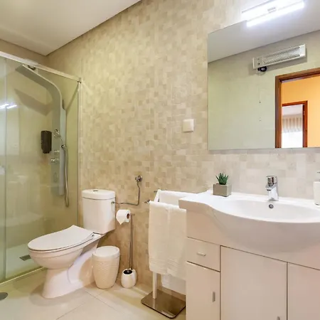 Hibiscos - Minho's Guest