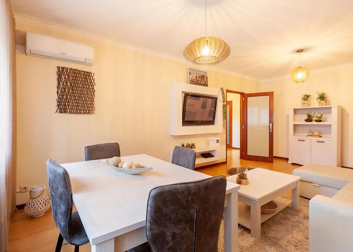 Hibiscos - Minho's Guest Braga